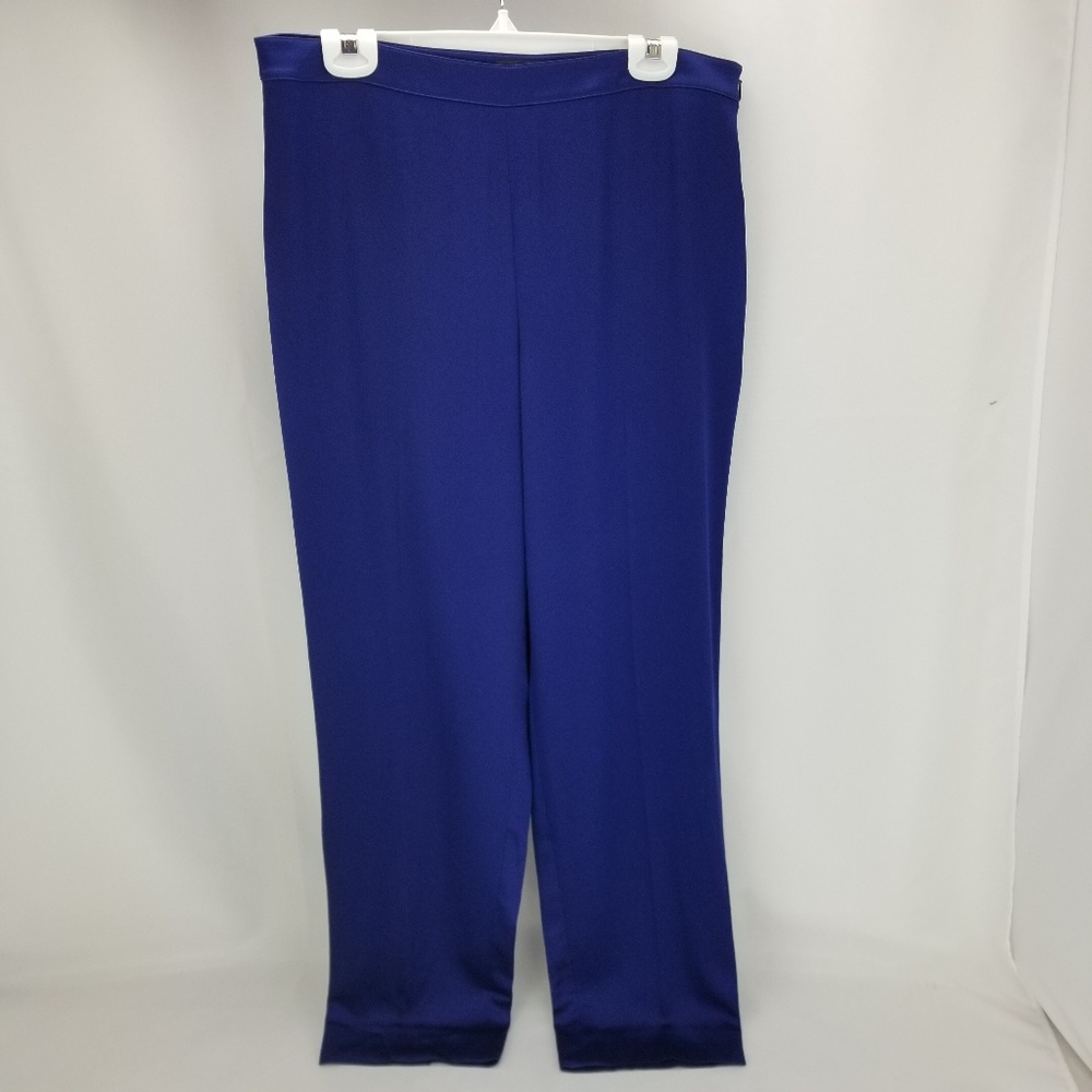 St. John Womens Size 12 African Violet Flat Front